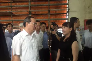 Bí thư Nguyễn Thiện Nhân thị sát chợ An Đông 