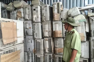 Bó tay với 'giám đốc xe ôm' không biết chữ