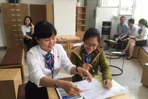 Mới: Được dùng cà phê, wifi miễn phí khi làm thủ tục 