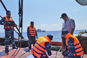 Móc nối buôn lậu xăng dầu số lượng lớn