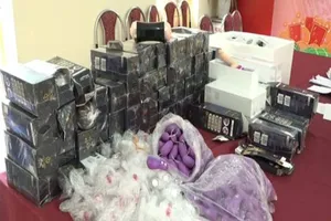 Phát hiện ô tô vận chuyển hàng trăm đồ chơi tình dục 