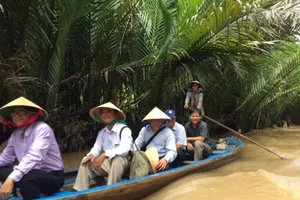 Du lịch xứ dừa Bến Tre như cô gái đẹp, học giỏi nhưng...