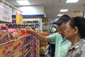 Người Việt chạy sang Lào làm việc vì lương cao gấp 2 lần VN?