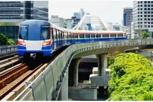 Đề xuất metro vận chuyển cả người lẫn hàng để giảm kẹt xe 
