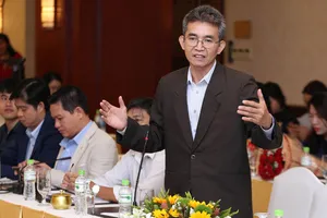 Ông Đỗ Thanh Năm, chuyên gia quản trị đang phát biểu tại buổi tọa đàm - Ảnh: báo Người Lao Động