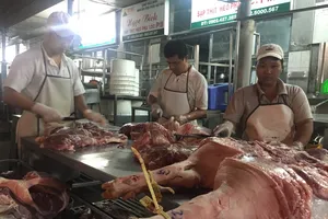 Giá tăng lên đỉnh khiến thịt heo trở thành 'đặc sản' 