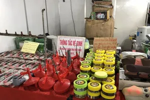 Festival văn hoá truyền thống hay 'chợ hàng xôn'? 