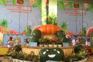 Chiêm ngưỡng các loại củ, quả độc lạ tại Suối Tiên