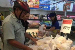 Thực hư gà Mỹ siêu rẻ 18.000 đồng/kg bán ở chợ cóc