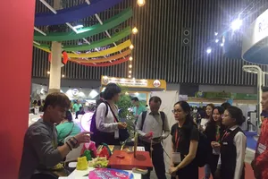 Công ty TQ lén mang ấn phẩm có in 'đường lưỡi bò' vào VN