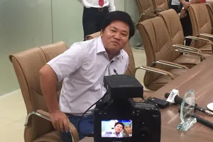 Người trúng 23 tỉ Vietlott không đeo mặt nạ nói gì?