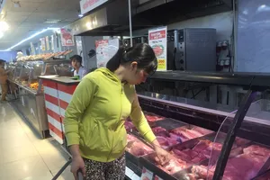 Thương lái, tiểu thương cũng méo mặt vì thịt heo