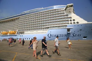 Du thuyền hiện đại nhất thế giới đến TP.HCM