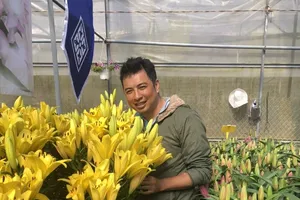 Khách VIP săn hoa lạ chơi tết, giá khủng 80 triệu đồng/bình