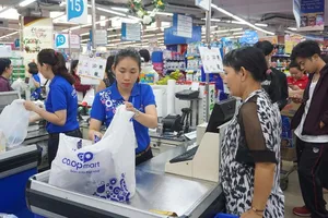 Siêu thị mở cửa mùng 2 tết, sức mua tăng mạnh