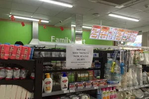 Khẩu trang giá sỉ giá lẻ đều tăng vùn vụt 