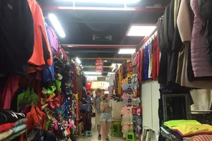 Chợ ngầm dưới lòng đất, chợ đêm Bến Thành hiu hắt khách