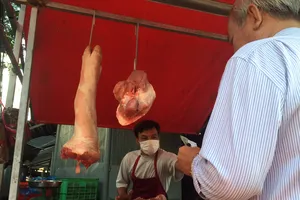 Heo loại 2 biến động giá 