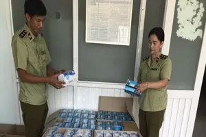 Rộ buôn lậu vì giá khẩu trang tại Campuchia 600.000 đồng/hộp