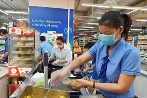 Nhiều doanh nghiệp cấp rau miễn phí suất ăn các khu cách ly