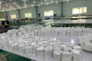 Mỹ, Canada đang tìm nhập khẩu trang, đồ bảo hộ y tế