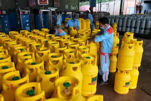 Giá gas tháng 11 tiếp tục tăng 19.000 đồng bình/12kg