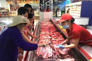 Giá thịt heo bình ổn đồng loạt tăng, cao nhất 15.000 đồng/kg