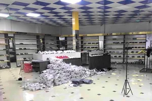 Lập nhiều tài khoản để bán Gucci, Louis Vuitton giả qua mạng