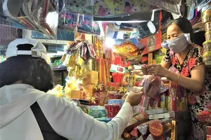 Đồ thờ cúng từ Trung Quốc tăng giá