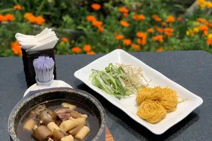 Món đuôi bò tiềm ba kích trắng vào khách sạn 5 sao