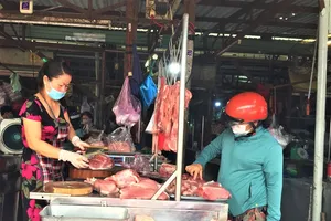 TP.HCM: Nghiên cứu phát phiếu vào chợ, bán theo ngày chẵn-lẻ