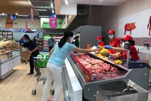 Thị trường ra sao khi chợ đầu mối Hóc Môn tạm dừng?