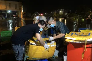 Đêm nay có 150 tấn rau, thịt, cá về điểm tập kết chợ Bình Điền