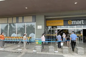 Chiều 4-10, siêu thị Emart đã được mở cửa trở lại 
