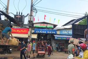  Thịt heo, hoa các loại tăng giá mạnh vào ngày 28 Tết