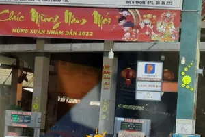 Hàng loạt đại lý 'cửa đóng then cài' vì lỗ, hết xăng