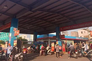 Xăng, gas...leo thang đẩy giá nhiều mặt hàng tăng mạnh