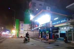 1 số cửa hàng xăng dầu tiếp tục hết xăng, không bán