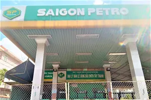 Cửa hàng xăng dầu hết xăng từ 10 giờ 30 sáng, dự kiến tối nay sẽ nhập hàng trở lại. 