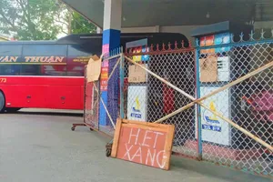 Làm sao để Tết này người dân có xăng dầu đầy đủ?