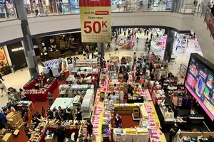 Cận cảnh nhiều nơi giảm giá khủng dịp Black Friday