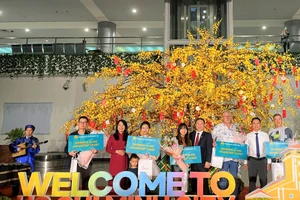TP.HCM đón đoàn khách quốc tế 'xông đất' đầu năm 2023