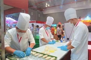 1 công ty Việt Nam bán bánh mì, bánh ngọt vào khách sạn 5 sao ở Singapore