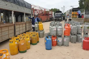 TP.HCM tạm giữ hơn 1.100 bình gas có dấu hiệu giả mạo nhãn hiệu 