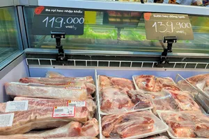 Việt Nam bán nhiều heo sữa nguyên con sang Hồng Kông 