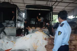 TP.HCM tiêu hủy hàng giả, không nguồn gốc xuất xứ trị giá gần 1,7 tỉ đồng