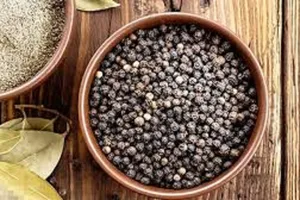 Thủ tướng đề nghị các bộ hỗ trợ doanh nghiệp vụ nghi bị lừa bán tiêu, điều sang UAE