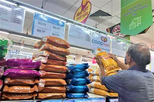 Giá gạo, xăng dầu đẩy CPI tháng 8 tăng 0,88%