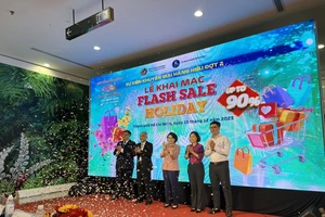 400 thương hiệu đồng loạt khuyến mãi, có thương hiệu giảm đến 90%