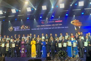 32 doanh nghiệp Thương hiệu Vàng TP.HCM năm 2023. ẢNH: TÚ UYÊN